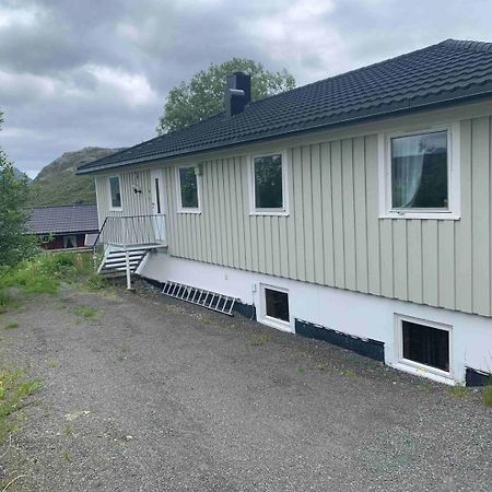 Leilighet Med Balkong Og Havutsikt Pa Napp. Экстерьер фото
