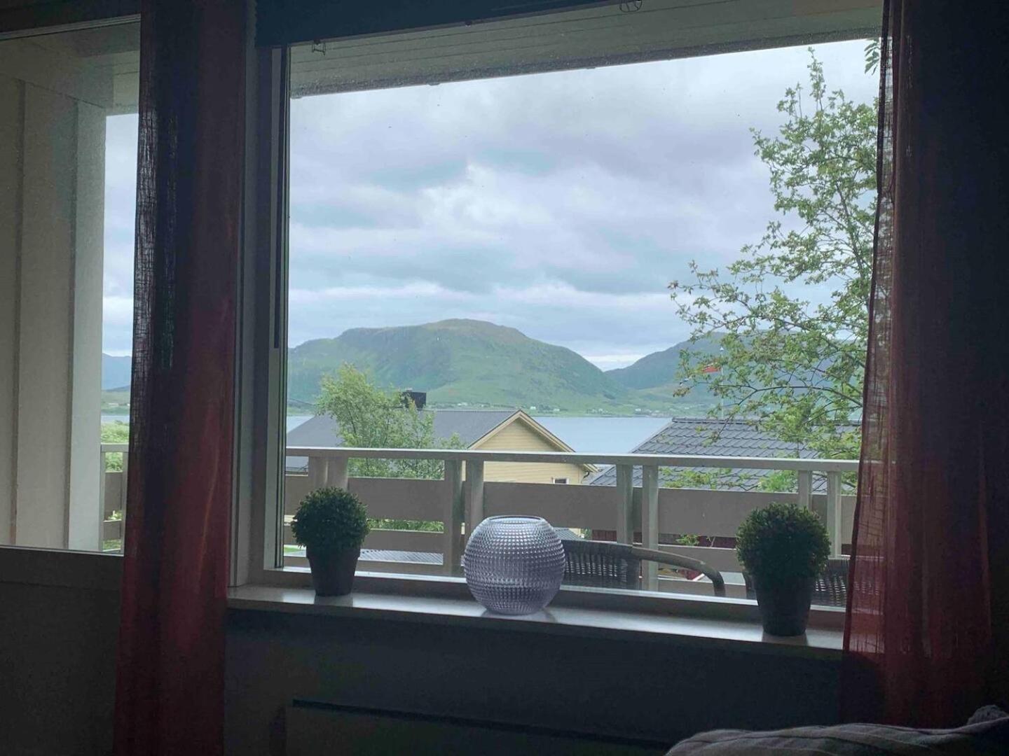 Leilighet Med Balkong Og Havutsikt Pa Napp. Экстерьер фото
